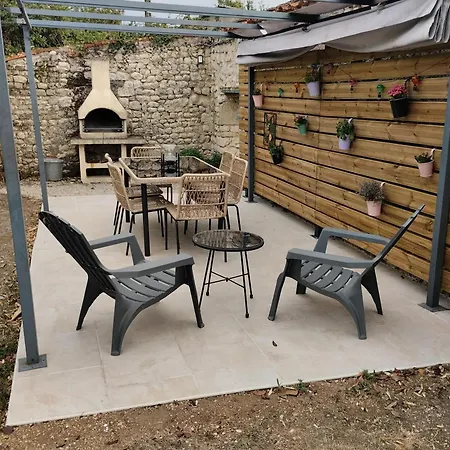 Des Trois Palmiers Appartamento La Jarrie-Audouin